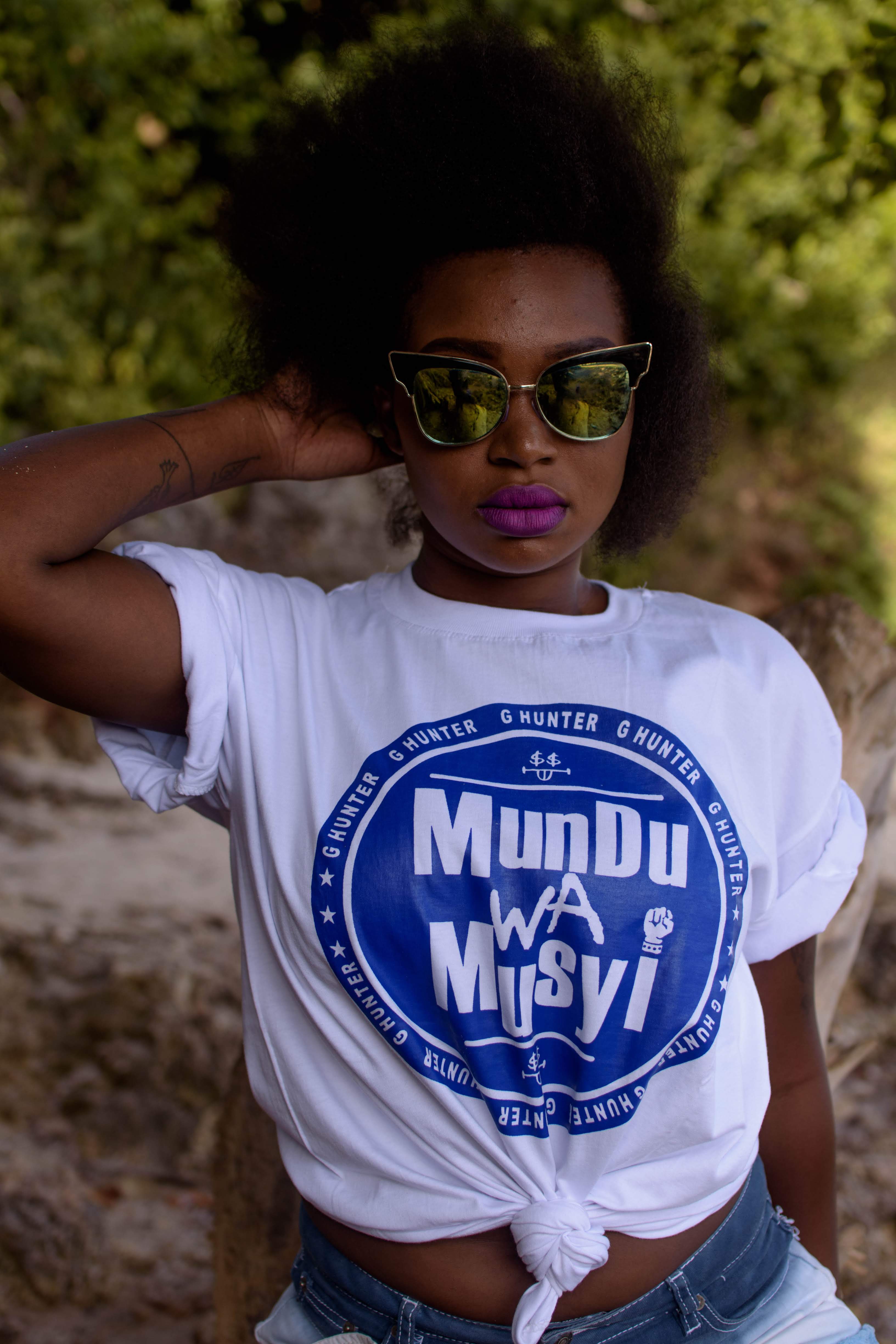 Mundu Wa Musyi White Blue Logo Tee