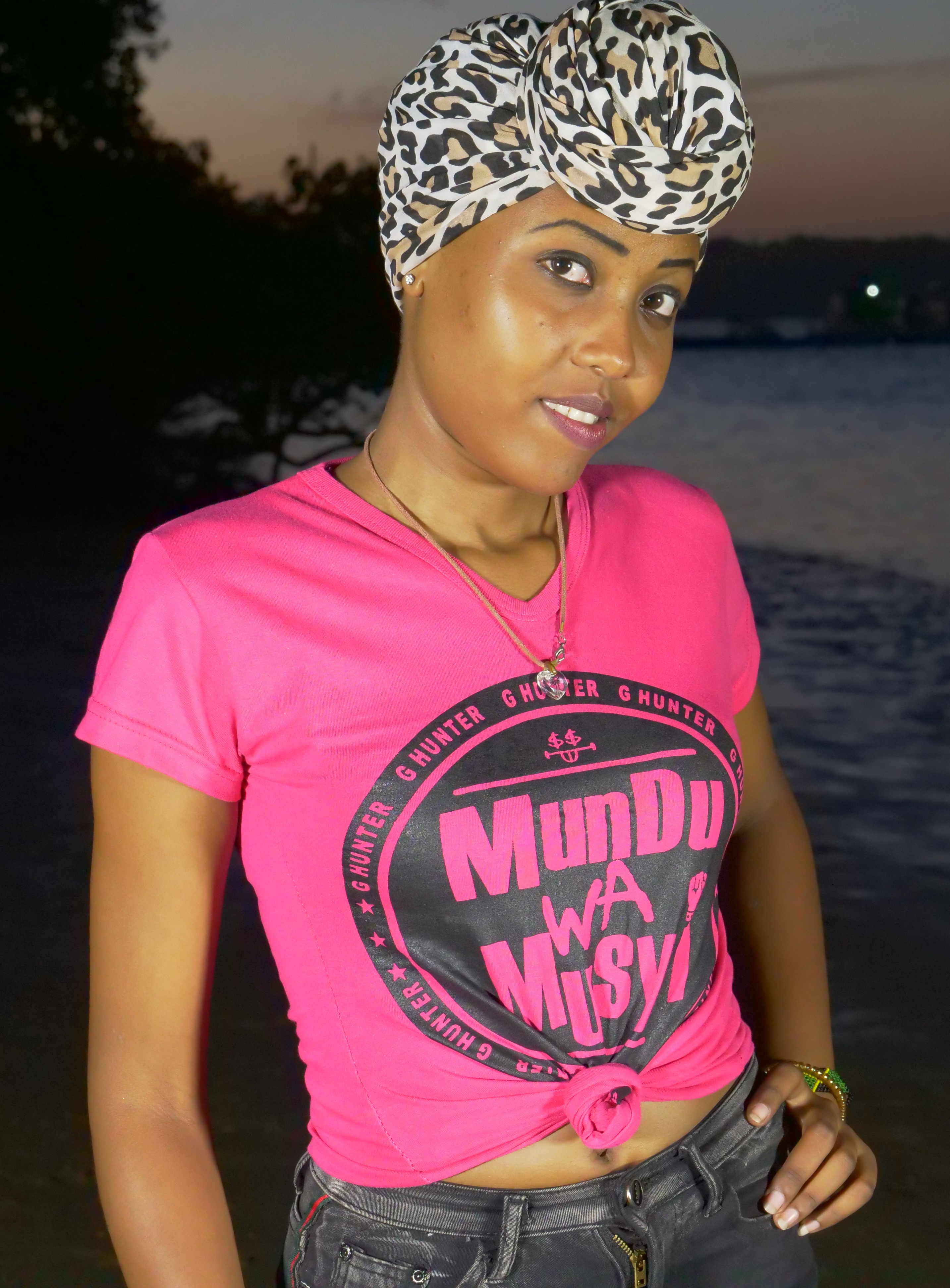 Mundu Wa Musyi Pink Logo Tee