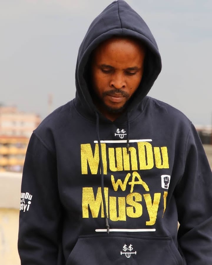 Mundu Wa Musyi Black Hoodie